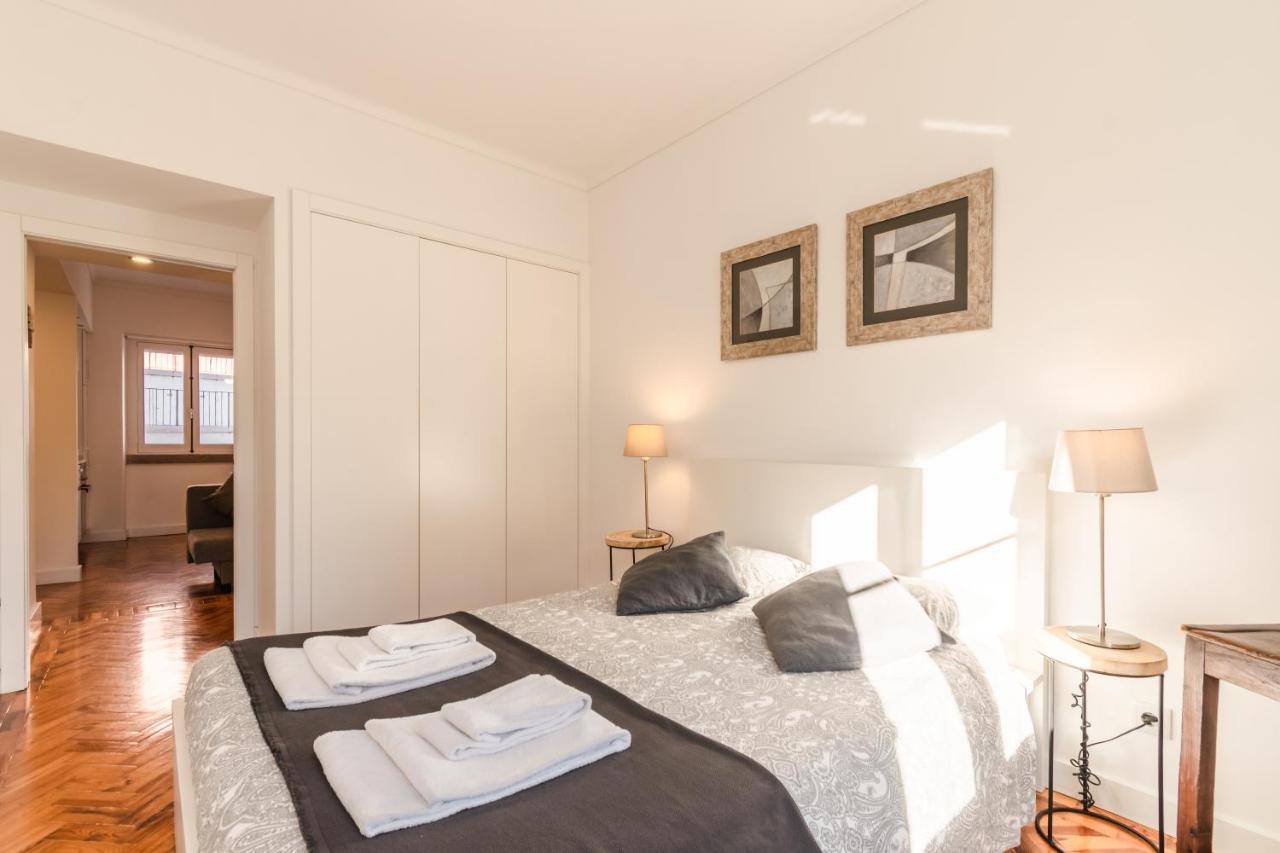Carmo Apartments ลิสบอน ภายนอก รูปภาพ